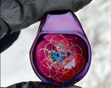 Load image into Gallery viewer, geometrical patterns faceted pendant collaboration