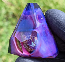 Load image into Gallery viewer, glass triangle pendant